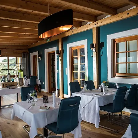 Sattlerhof Geniesserhotel & Weingut 4*